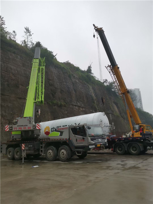 电白区“不怕风雨冻”—— 吊车的 “恶劣环境适应” 技术